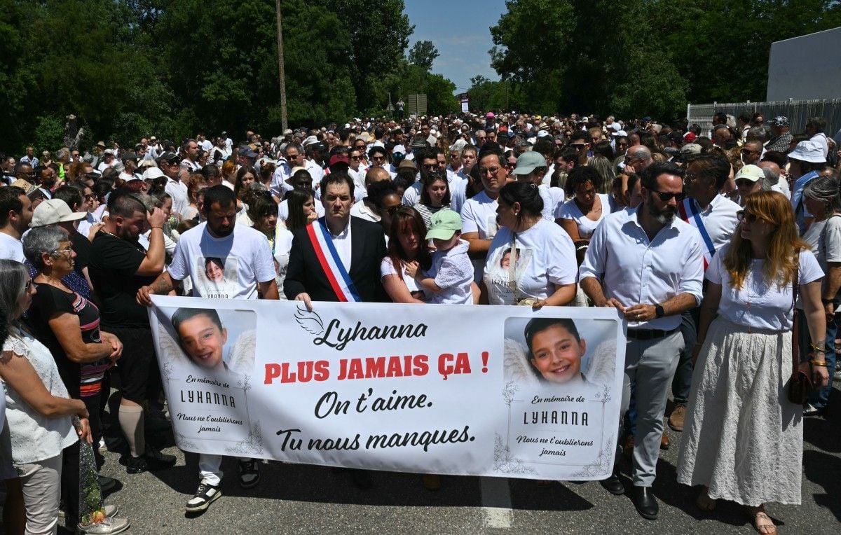 Unas 6.000 personas en Fleurance rendirán homenaje a la colegiala durante una marcha blanca Unas 6.000 personas en Fleurance rendirán homenaje a la colegiala durante una marcha blanca
